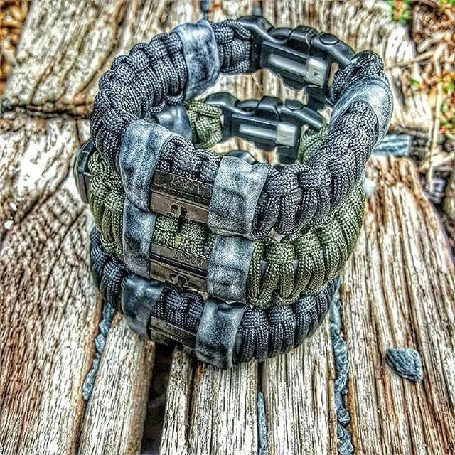 Bug Out Bracelet - Paracord Bracelet, Survive Offgrid with 30 item last ditch effort kit.